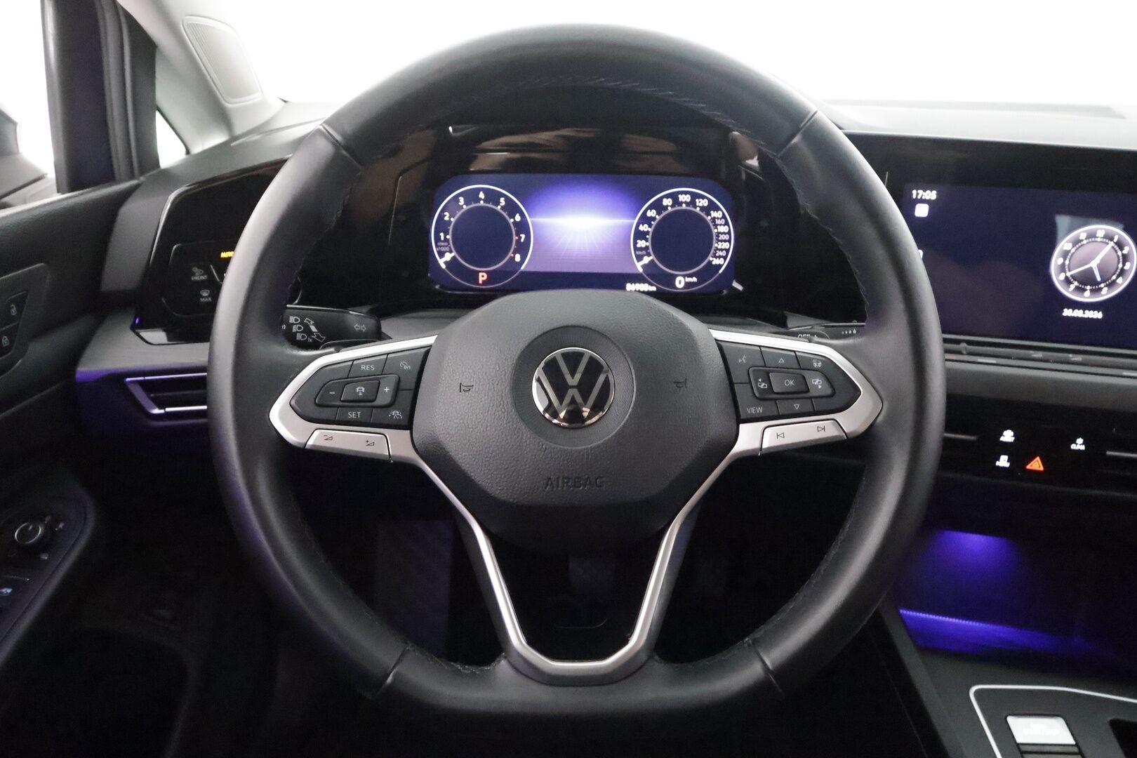 Volkswagen Golf 2022 Variant R-Line 1,5 eTSI 110 kW (MHEV) DSG-automaatti - | ACC | Webasto | Koukku | IQ-Light | P-Kamera | Hierova muistipenkki | Ratinlämmitys | Apple&Android | Suomi-auto | Kahdet Renkaat |
