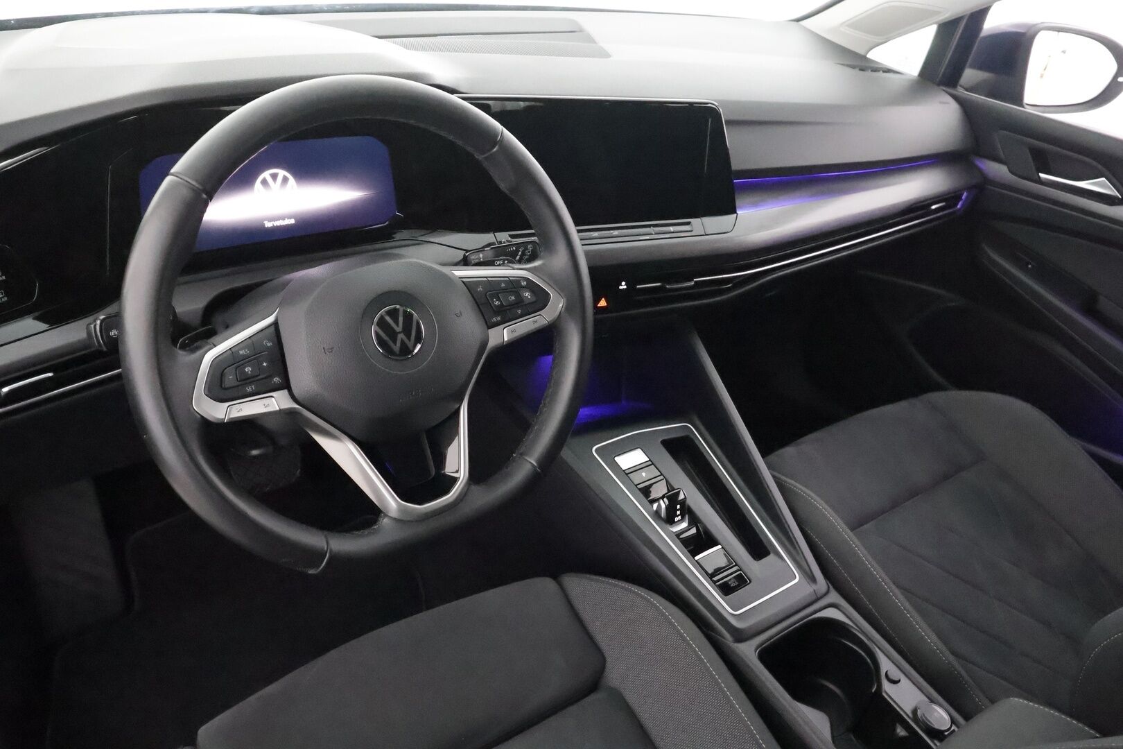 Volkswagen Golf 2022 Variant R-Line 1,5 eTSI 110 kW (MHEV) DSG-automaatti - | ACC | Webasto | Koukku | IQ-Light | P-Kamera | Hierova muistipenkki | Ratinlämmitys | Apple&Android | Suomi-auto | Kahdet Renkaat |