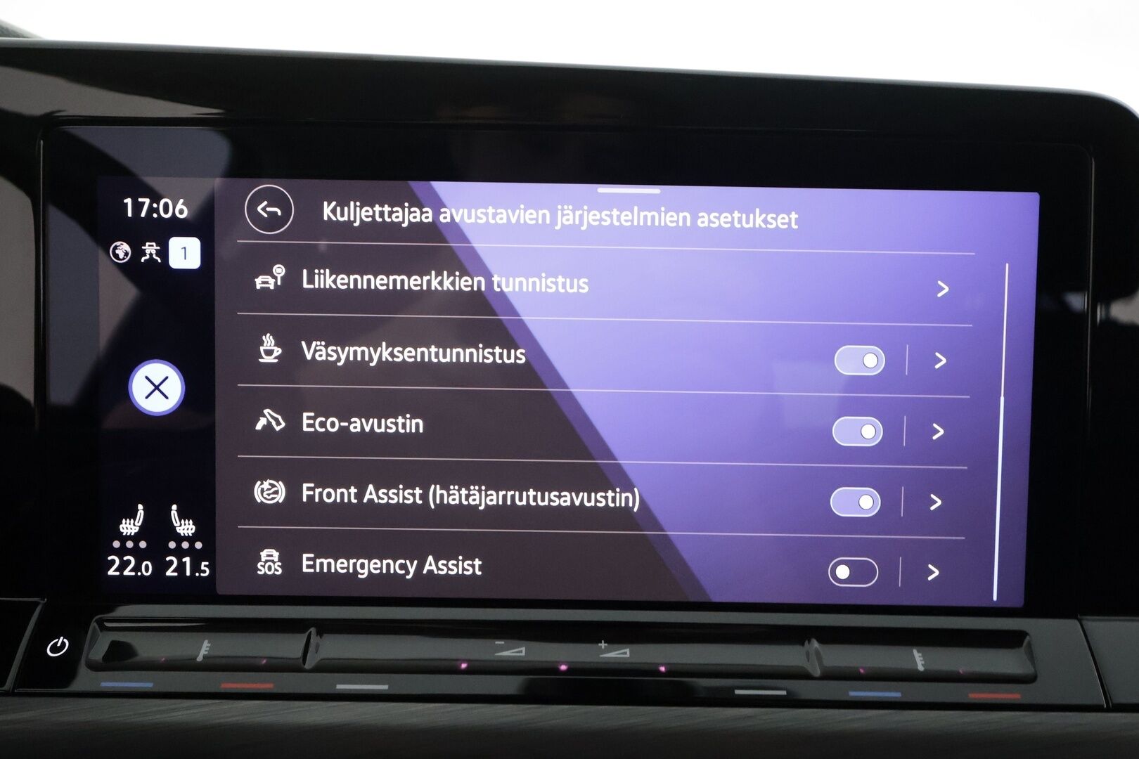 Volkswagen Golf 2022 Variant R-Line 1,5 eTSI 110 kW (MHEV) DSG-automaatti - | ACC | Webasto | Koukku | IQ-Light | P-Kamera | Hierova muistipenkki | Ratinlämmitys | Apple&Android | Suomi-auto | Kahdet Renkaat |