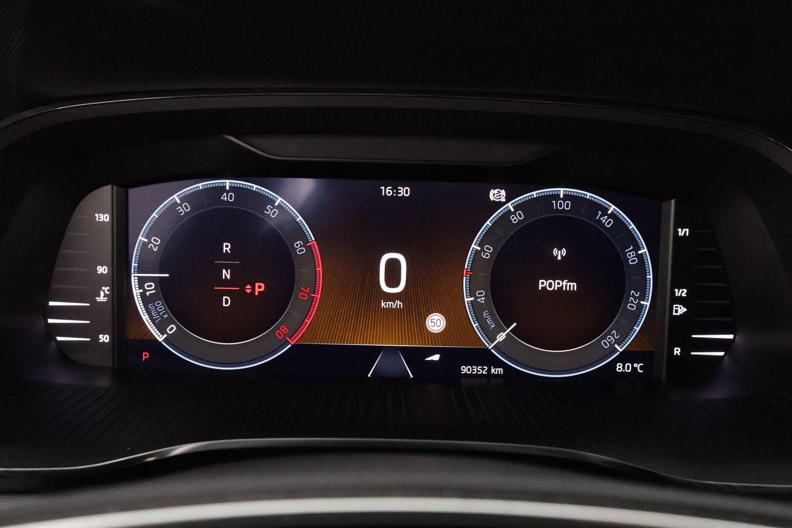 Skoda Octavia 2023 Combi 1.5 TSI Style eTEC DSG * Koukku / ACC / Webasto / Matrix-LED /  P.Kamera / Smartlink / Keyless * - 1-om Suomi-auto / Kahdet renkaat aluvanteilla / Merkkihuollot