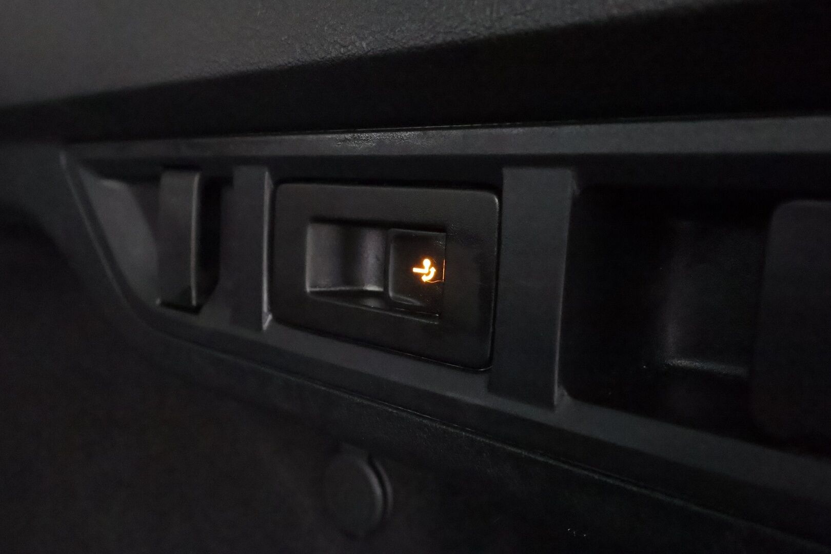 Skoda Octavia 2023 Combi 1.5 TSI Style eTEC DSG * Koukku / ACC / Webasto / Matrix-LED /  P.Kamera / Smartlink / Keyless * - 1-om Suomi-auto / Kahdet renkaat aluvanteilla / Merkkihuollot