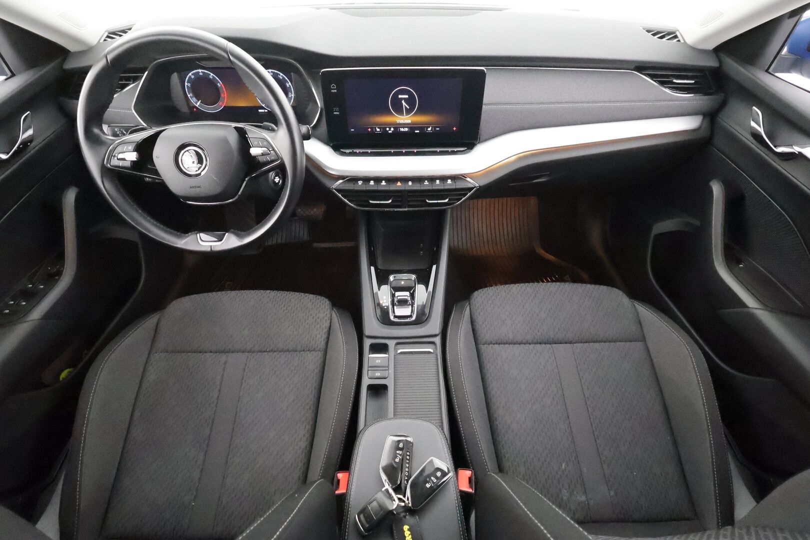 Skoda Octavia 2023 Combi 1.5 TSI Style eTEC DSG * Koukku / ACC / Webasto / Matrix-LED /  P.Kamera / Smartlink / Keyless * - 1-om Suomi-auto / Kahdet renkaat aluvanteilla / Merkkihuollot