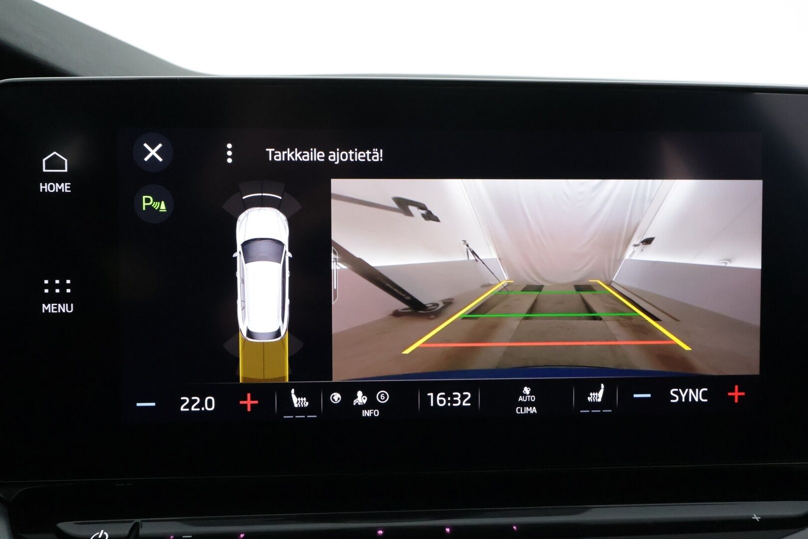 Skoda Octavia 2023 Combi 1.5 TSI Style eTEC DSG * Koukku / ACC / Webasto / Matrix-LED /  P.Kamera / Smartlink / Keyless * - 1-om Suomi-auto / Kahdet renkaat aluvanteilla / Merkkihuollot