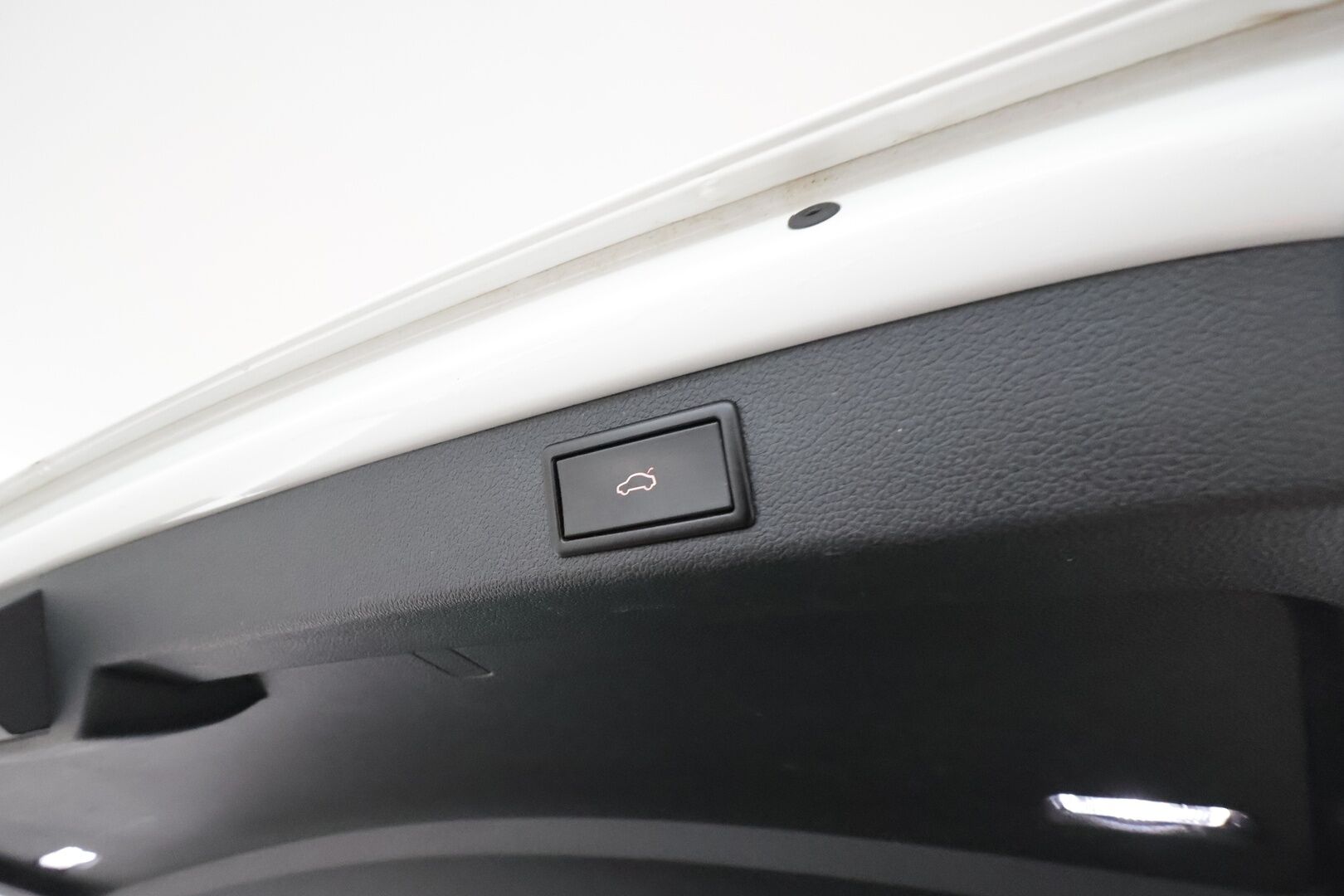 Skoda Superb 2020 Combi 1,4 TSI PHEV L&K iV DSG **Adapt.Vakkari / Matrix-LED / Canton / Ilmastoidut Muistipenkit / Webasto / Koukku** - Akku kuntotarkastettu / 2x Latauskaapelit / Kahdet Renkaat / Merkkihuollettu!
