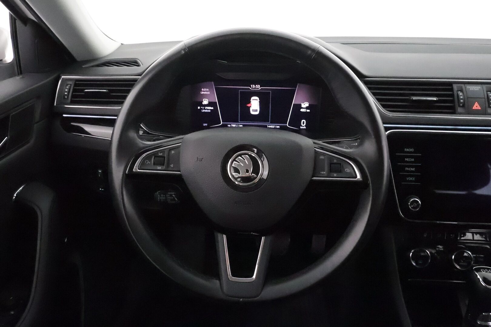 Skoda Superb 2020 Combi 1,4 TSI PHEV L&K iV DSG **Adapt.Vakkari / Matrix-LED / Canton / Ilmastoidut Muistipenkit / Webasto / Koukku** - Akku kuntotarkastettu / 2x Latauskaapelit / Kahdet Renkaat / Merkkihuollettu!