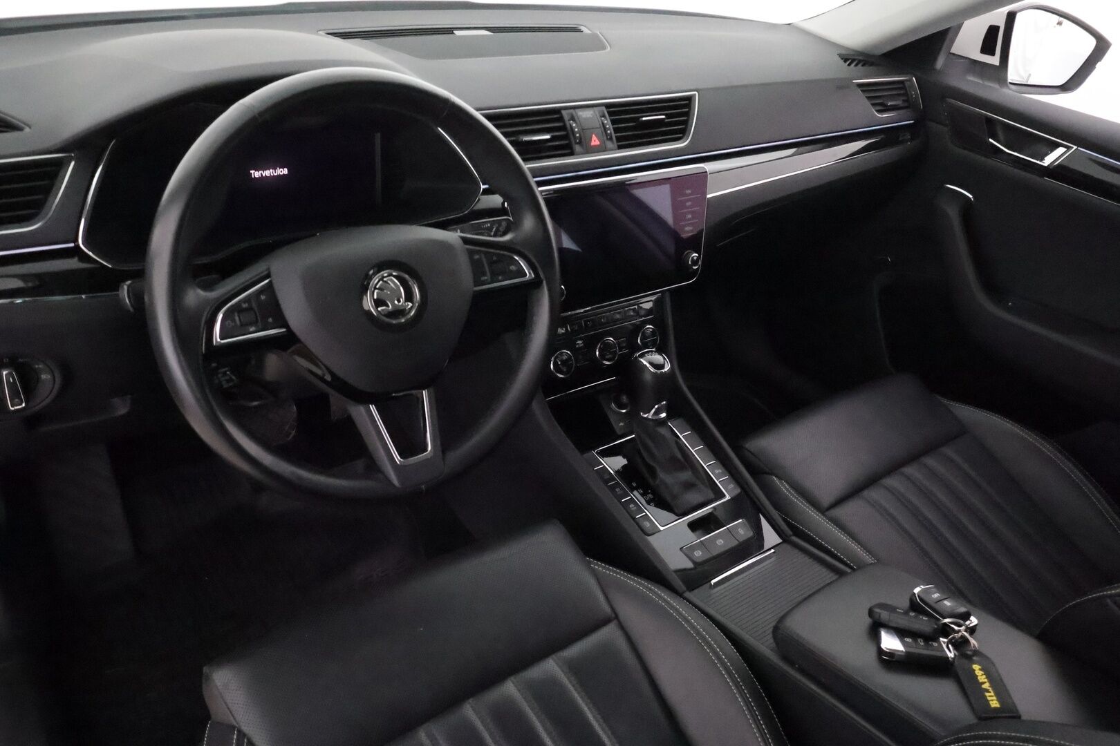 Skoda Superb 2020 Combi 1,4 TSI PHEV L&K iV DSG **Adapt.Vakkari / Matrix-LED / Canton / Ilmastoidut Muistipenkit / Webasto / Koukku** - Akku kuntotarkastettu / 2x Latauskaapelit / Kahdet Renkaat / Merkkihuollettu!