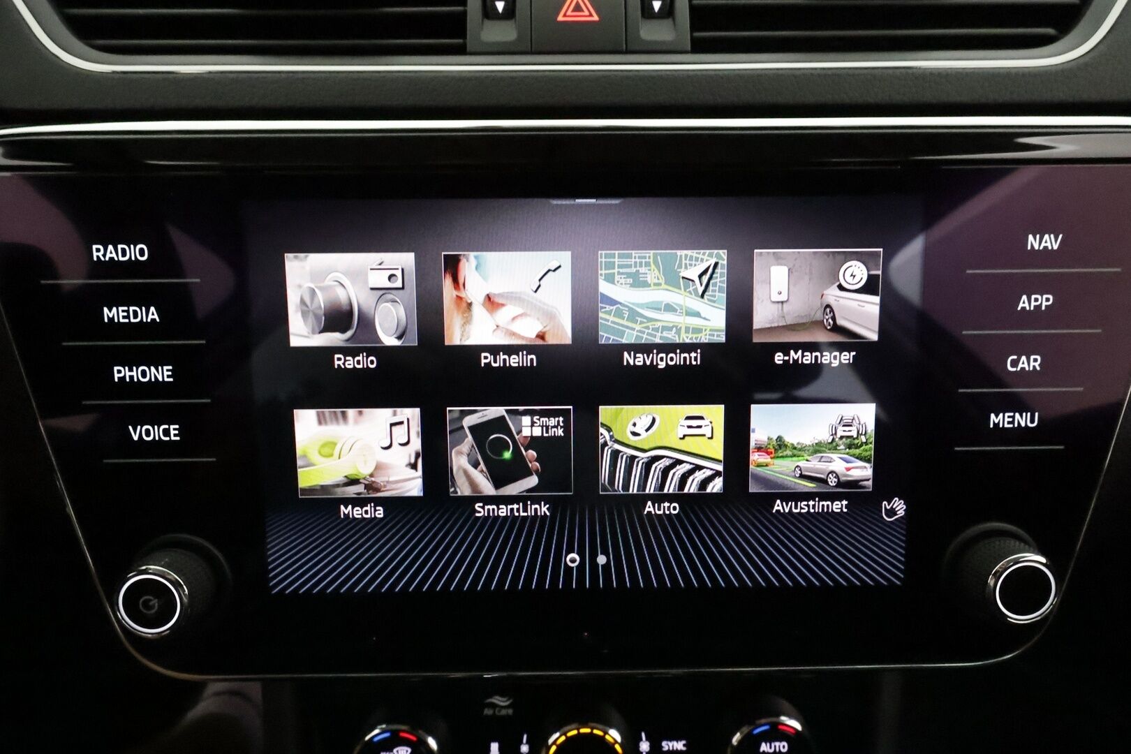 Skoda Superb 2020 Combi 1,4 TSI PHEV L&K iV DSG **Adapt.Vakkari / Matrix-LED / Canton / Ilmastoidut Muistipenkit / Webasto / Koukku** - Akku kuntotarkastettu / 2x Latauskaapelit / Kahdet Renkaat / Merkkihuollettu!
