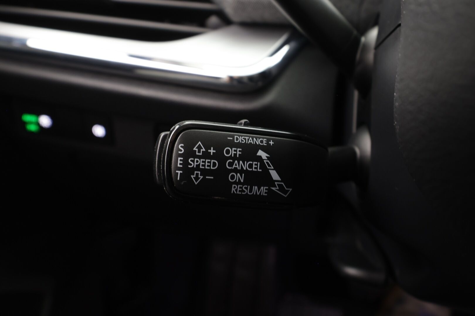 Skoda Enyaq 2023 60 iV * ACC / LED / Koukku / ILP / P.Kamera / Navi / Apple&Android / Keyless * - 1-om Suomi-auto / Kahdet renkaat aluvanteilla / Merkkihuollot