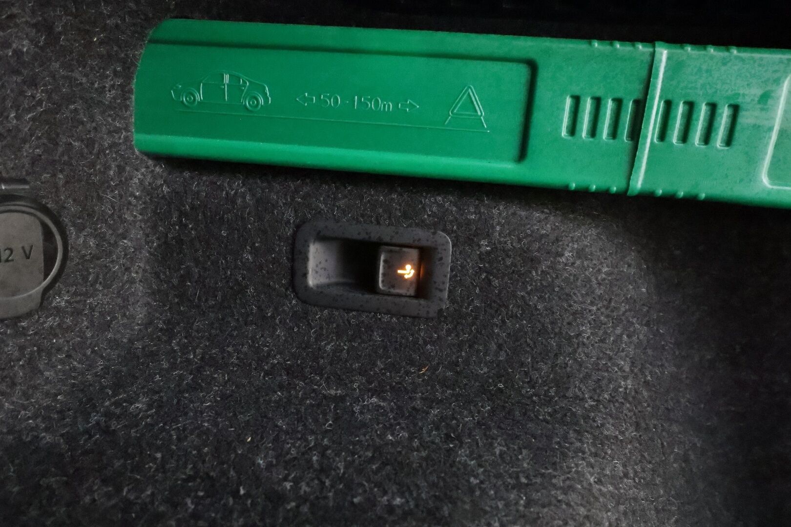 Skoda Enyaq 2023 60 iV * ACC / LED / Koukku / ILP / P.Kamera / Navi / Apple&Android / Keyless * - 1-om Suomi-auto / Kahdet renkaat aluvanteilla / Merkkihuollot