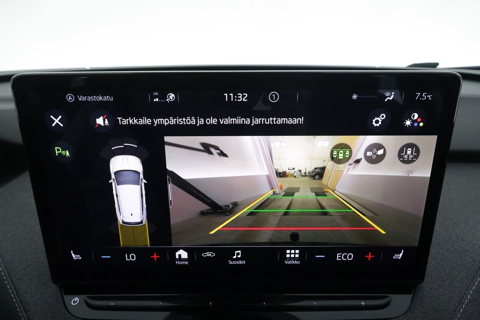 Skoda Enyaq 2023 60 iV * ACC / LED / Koukku / ILP / P.Kamera / Navi / Apple&Android / Keyless * - 1-om Suomi-auto / Kahdet renkaat aluvanteilla / Merkkihuollot