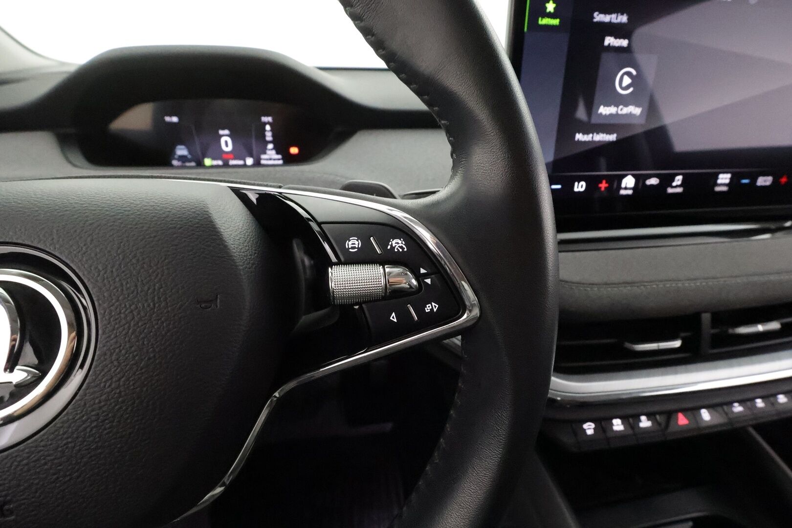 Skoda Enyaq 2023 60 iV * ACC / LED / Koukku / ILP / P.Kamera / Navi / Apple&Android / Keyless * - 1-om Suomi-auto / Kahdet renkaat aluvanteilla / Merkkihuollot - HULLUT AVAJAISHULINAT KORKOTARJOUS 3,29 %