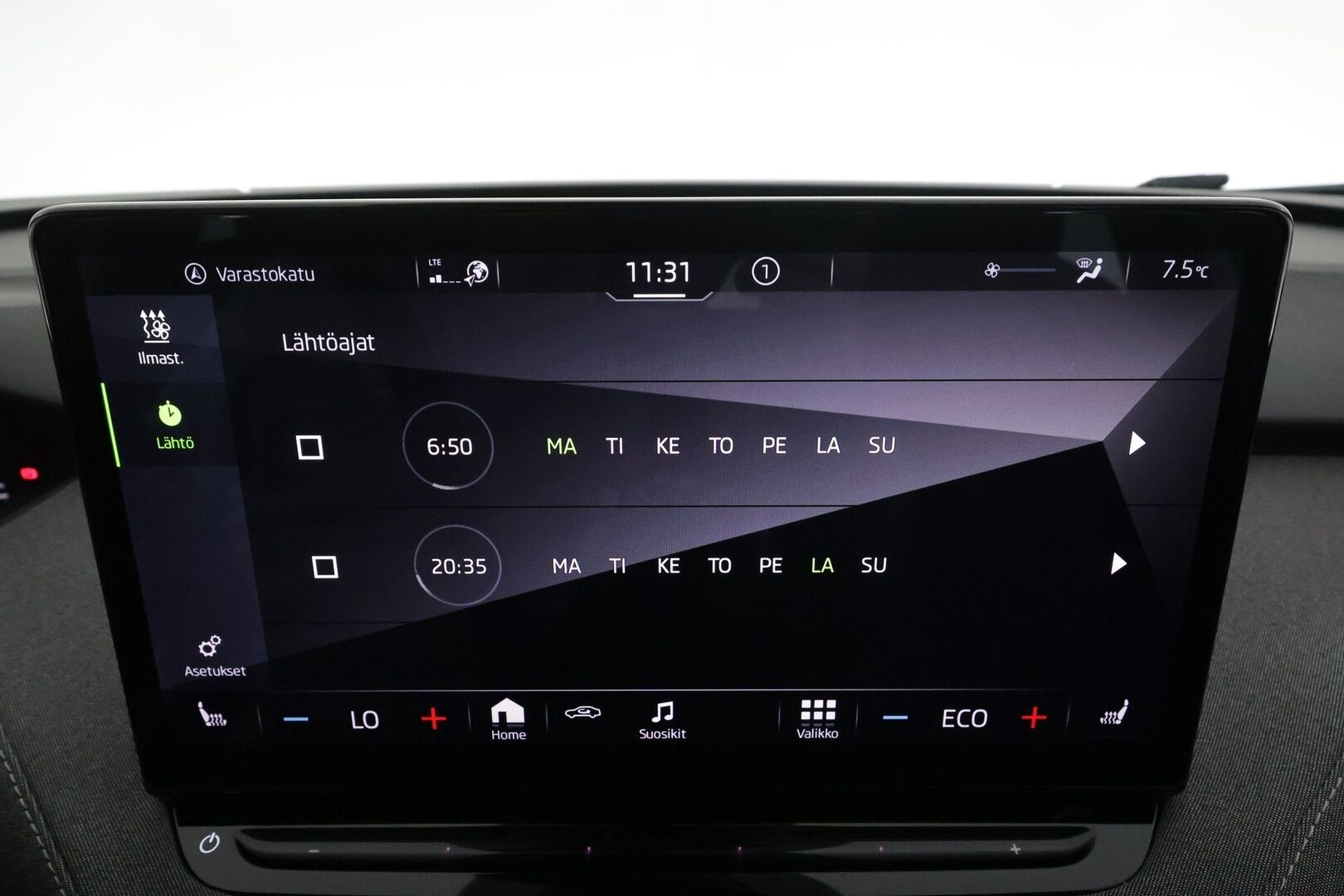 Skoda Enyaq 2023 60 iV * ACC / LED / Koukku / ILP / P.Kamera / Navi / Apple&Android / Keyless * - 1-om Suomi-auto / Kahdet renkaat aluvanteilla / Merkkihuollot - HULLUT AVAJAISHULINAT KORKOTARJOUS 3,29 %