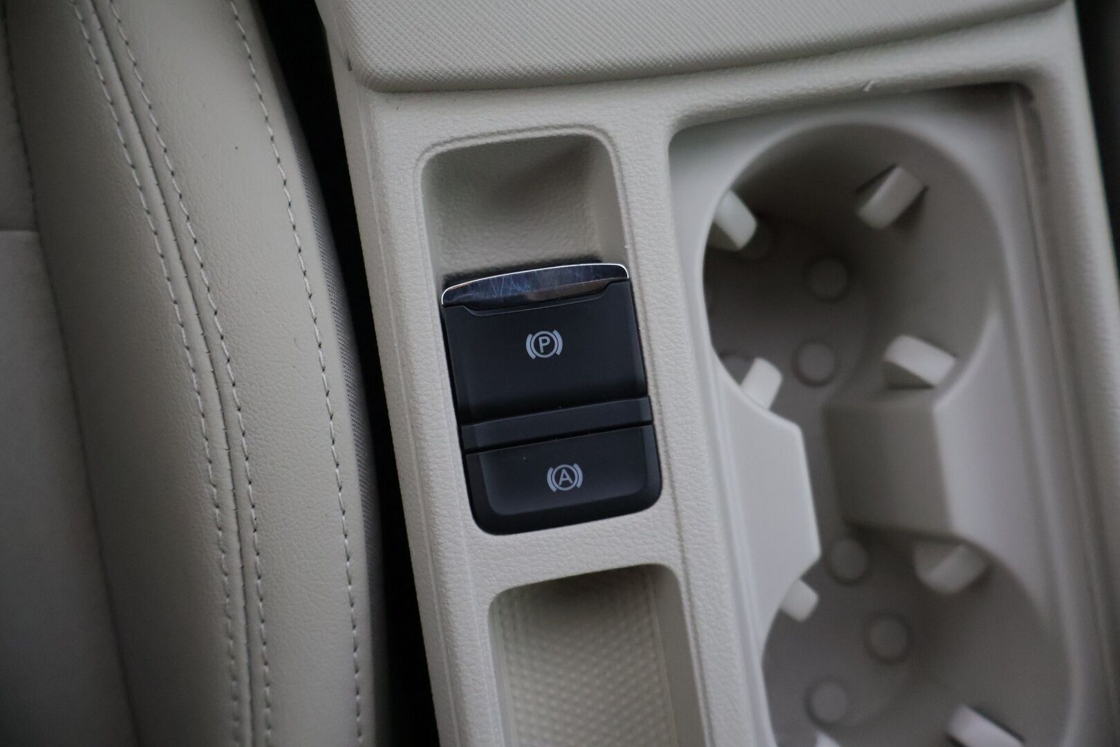 Skoda Octavia 2023 Combi 2.0 TDI 150 Style DSG Autom. - | Adapt Cruise | Lohkolämmitin | P-Kamera | Smartlink | Ratin lämmitin | Koukku | Merkkihuolto | BLIS | Keyless |