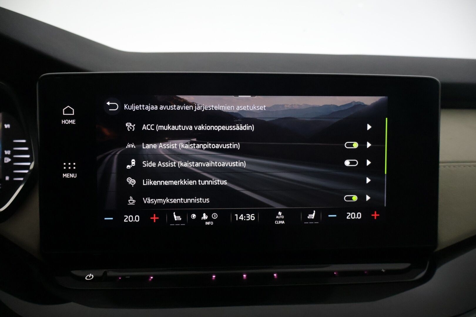 Skoda Octavia 2023 Combi 2.0 TDI 150 Style DSG Autom. * Adapt Cruise / Lohkolämmitin  / P-Kamera / Smartlink / Ratin lämmitin * - 1-omisteinen Suomi-auto / Merkkiliikkeen huoltohistorialla