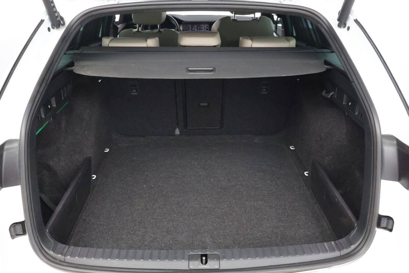 Skoda Octavia 2023 Combi 2.0 TDI 150 Style DSG Autom. - | Adapt Cruise | Lohkolämmitin | P-Kamera | Smartlink | Ratin lämmitin | Koukku | Merkkihuolto | BLIS | Keyless |