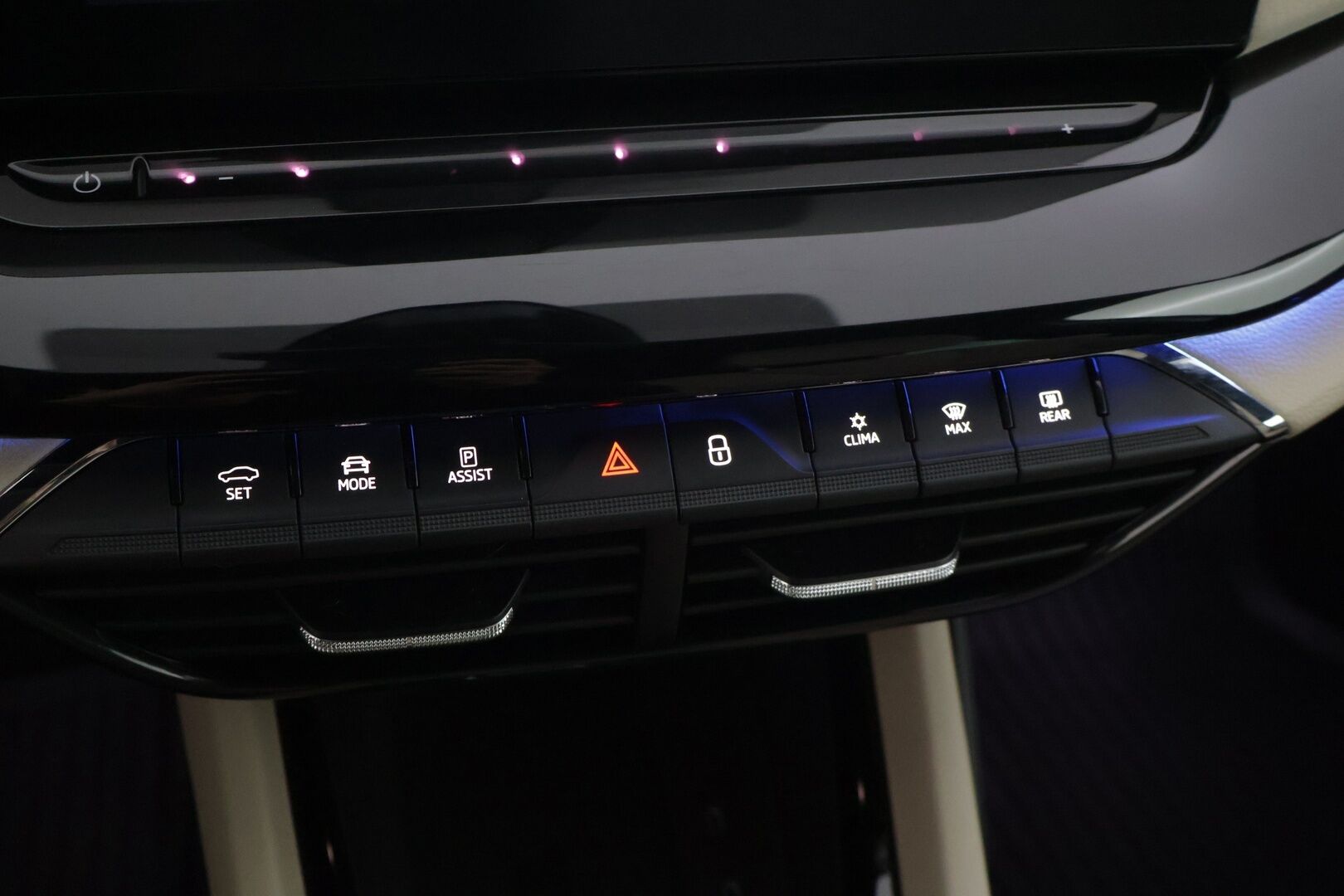 Skoda Octavia 2023 Combi 2.0 TDI 150 Style DSG Autom. * Adapt Cruise / Lohkolämmitin  / P-Kamera / Smartlink / Ratin lämmitin * - 1-omisteinen Suomi-auto / Merkkiliikkeen huoltohistorialla