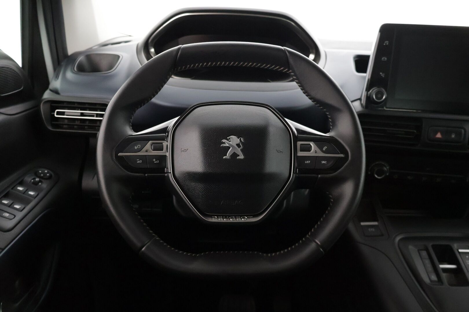 Peugeot e-Rifter 2023 Allure 50 kWh 136 Automaatti L2 * Digimittaristo / Peruutuskamera / Vakkari / Apple Carplay / Android Auto * - 3,99 % KORKOTARJOUS TÄHÄN AUTOON - 31.5. ASTI! - *1 om. Suomi-Auto / 7-paikkainen *