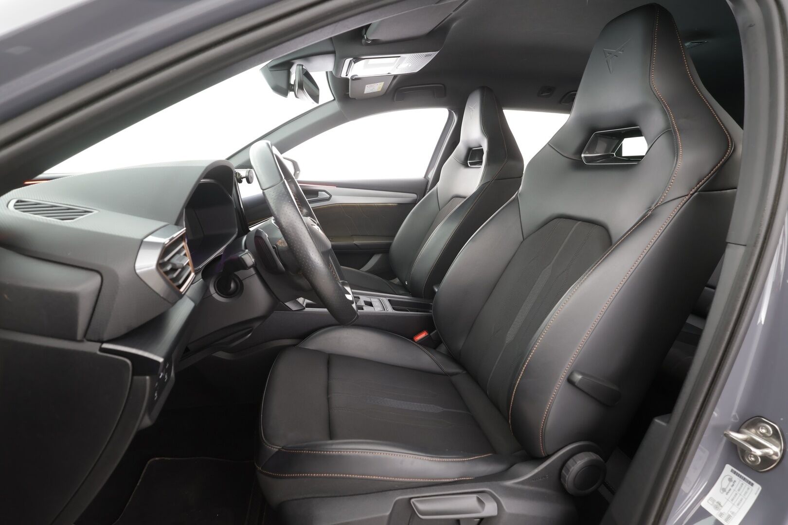 Cupra Leon Sportstourer 2021 1,4 PHEV 180 kW e-HYBRID DSG - | ACC | Koukku | LED | P.Kamera | Digimittaristo | Keyless | Apple&Android | Kahdet Renkaat |