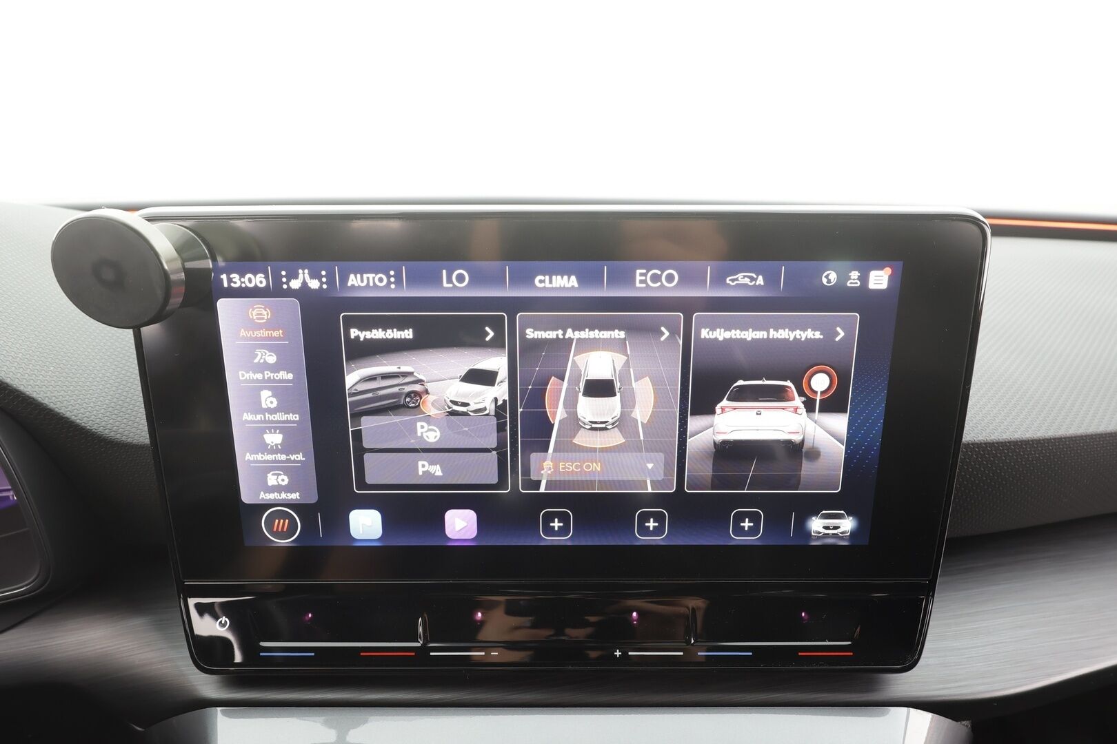 Cupra Leon Sportstourer 2021 1,4 PHEV 180 kW e-HYBRID DSG - | ACC | Koukku | LED | P.Kamera | Digimittaristo | Keyless | Apple&Android | Kahdet Renkaat |