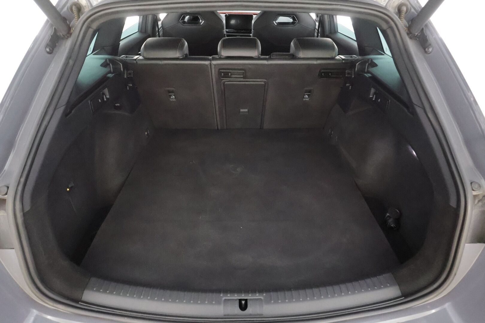 Cupra Leon Sportstourer 2021 1,4 PHEV 180 kW e-HYBRID DSG - | ACC | Koukku | LED | P.Kamera | Digimittaristo | Keyless | Apple&Android | Kahdet Renkaat |