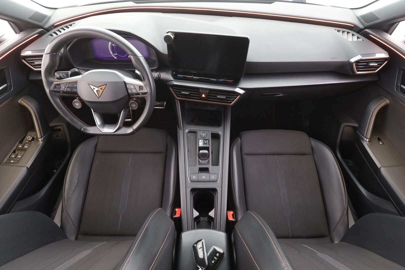 Cupra Leon Sportstourer 2021 1,4 PHEV 180 kW e-HYBRID DSG - | ACC | Koukku | LED | P.Kamera | Digimittaristo | Keyless | Apple&Android | Kahdet Renkaat |