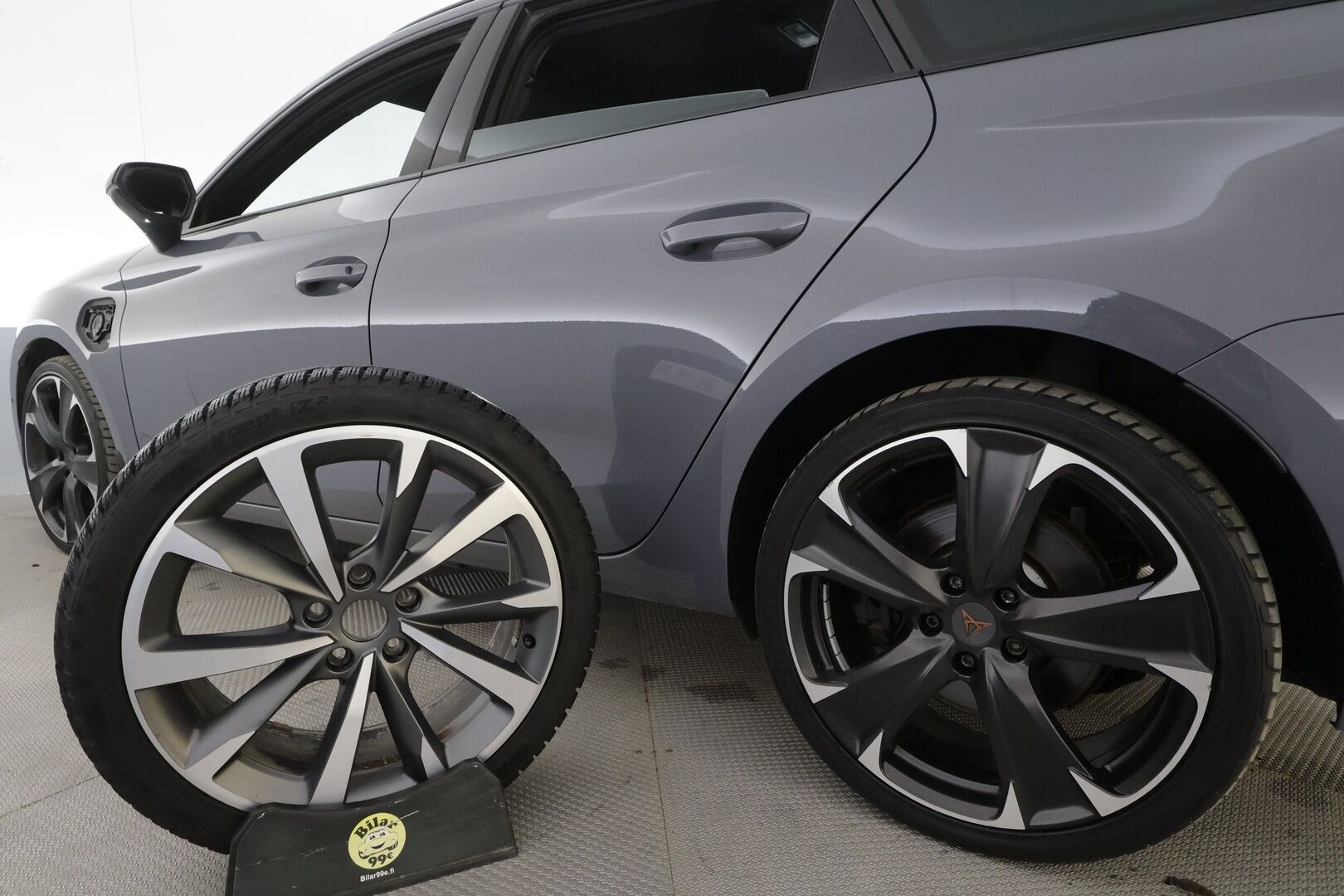 Cupra Leon Sportstourer 2021 1,4 PHEV 180 kW e-HYBRID DSG - | ACC | Koukku | LED | P.Kamera | Digimittaristo | Keyless | Apple&Android | Kahdet Renkaat |