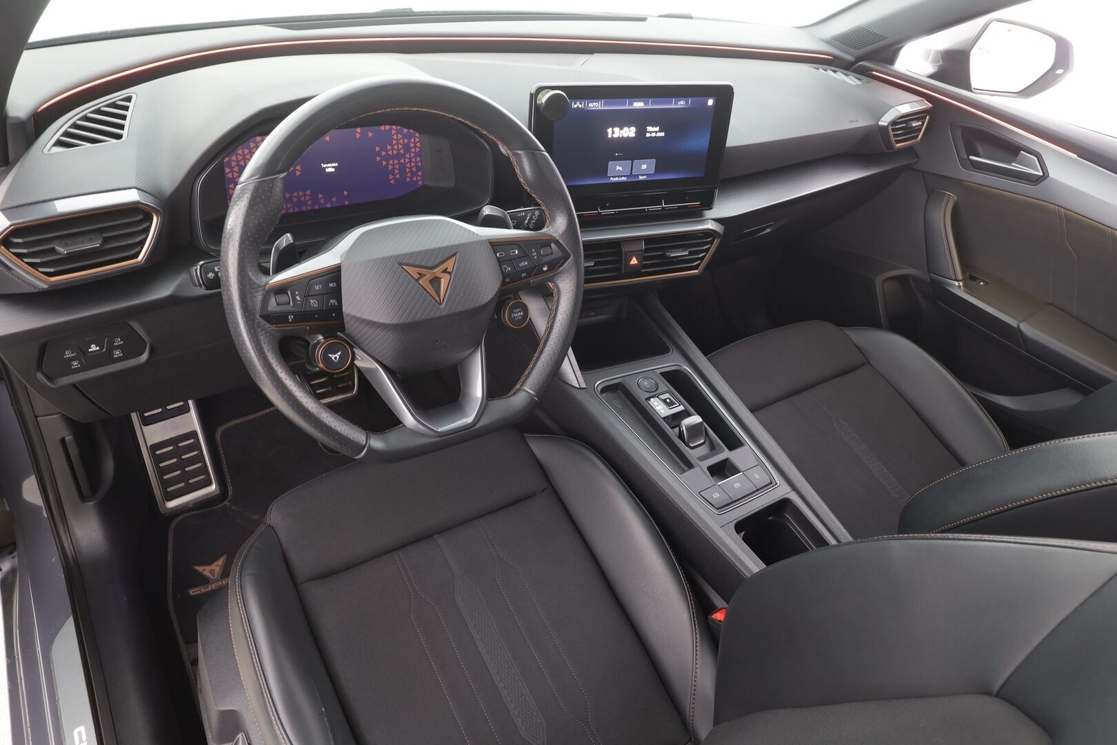 Cupra Leon Sportstourer 2021 1,4 PHEV 180 kW e-HYBRID DSG - | ACC | Koukku | LED | P.Kamera | Digimittaristo | Keyless | Apple&Android | Kahdet Renkaat |