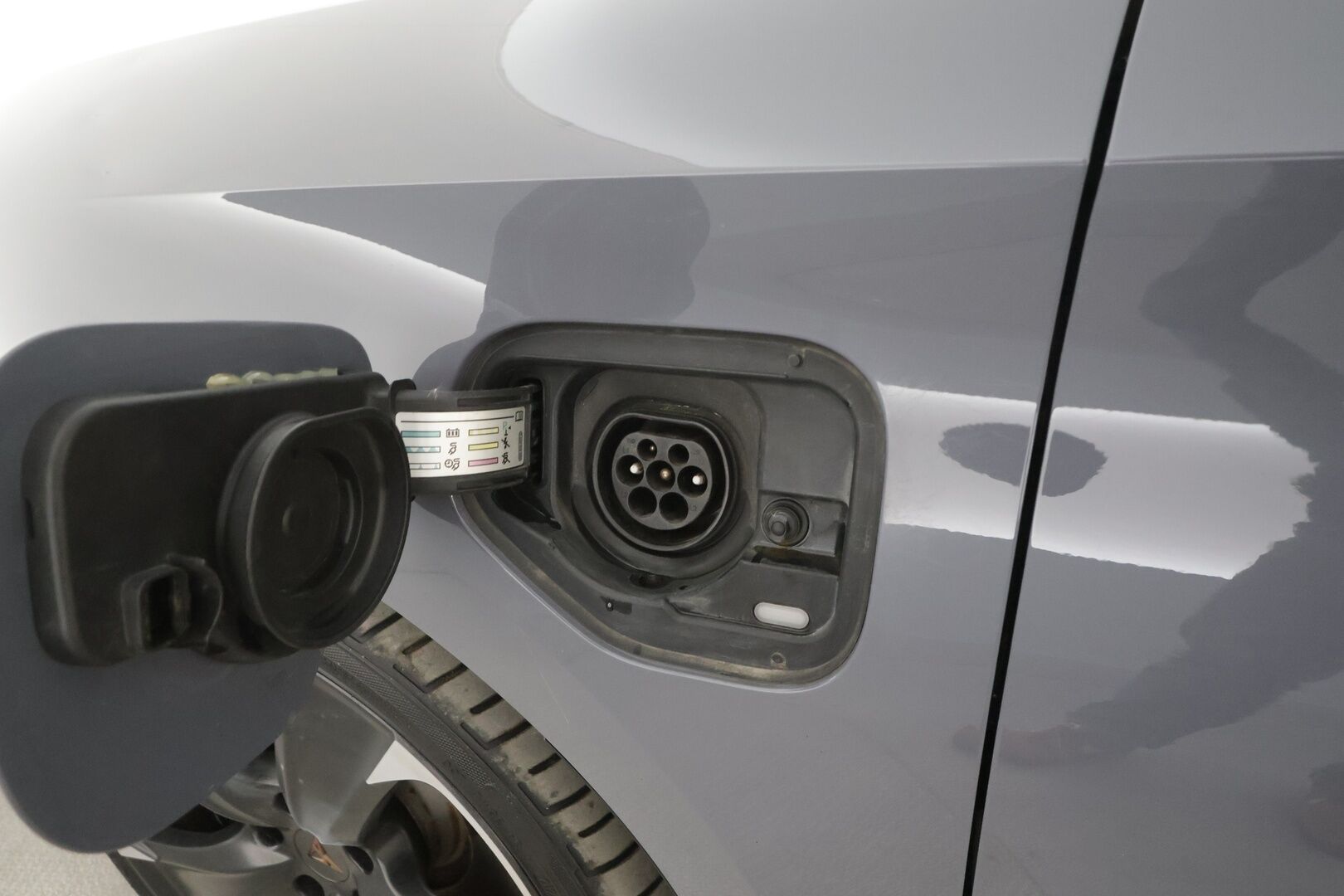 Cupra Leon Sportstourer 2021 1,4 PHEV 180 kW e-HYBRID DSG - | ACC | Koukku | LED | P.Kamera | Digimittaristo | Keyless | Apple&Android | Kahdet Renkaat |