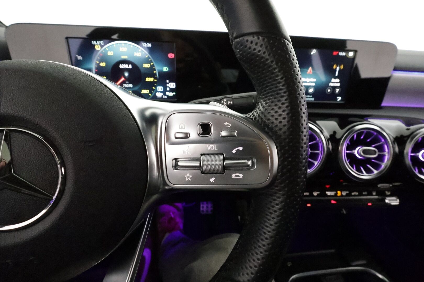 Mercedes-Benz CLA 2021 250 e A Shooting Brake Business AMG EQ Power **Vakkari / Panorama / Sporttipenkit / LED / P.tutkat** - Akku kuntotarkastettu! / Widescreen / Nahka-Alcantara 