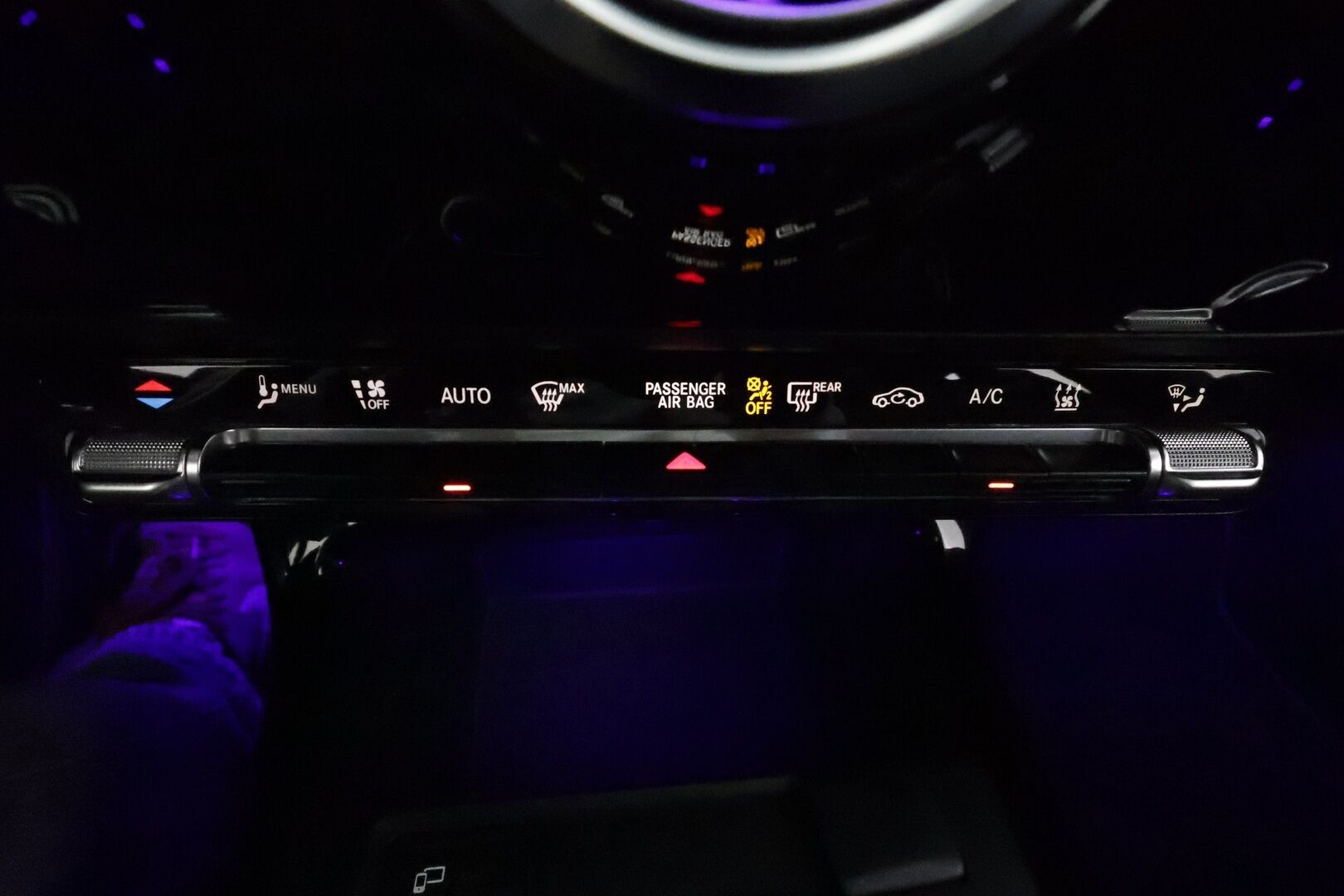 Mercedes-Benz CLA 2021 250 e A Shooting Brake Business AMG EQ Power **Vakkari / Panorama / Sporttipenkit / LED / P.tutkat** - Akku kuntotarkastettu! / Widescreen / Nahka-Alcantara 
