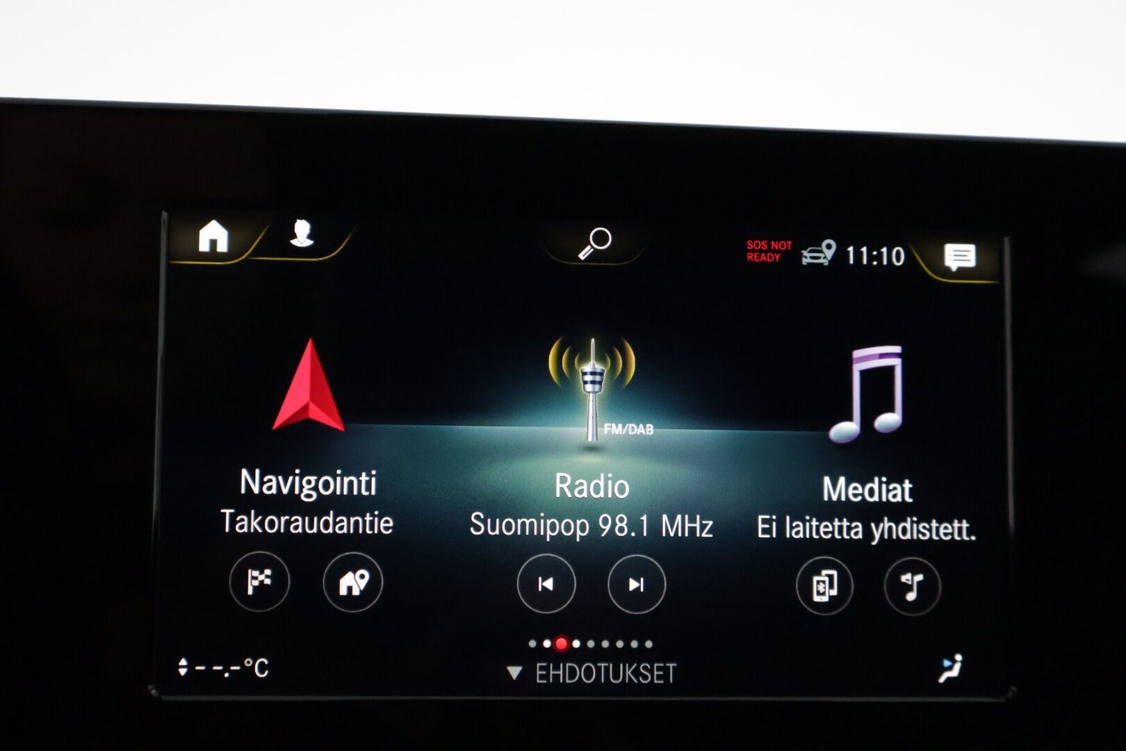 Mercedes-Benz EQB 2023 250 Business - 3,99 % KORKOTARJOUS TÄHÄN AUTOON - ** Nahkasisusta / Night Package / Kamera / Sähkökontti / LED / 2x renkaat&vanteet **