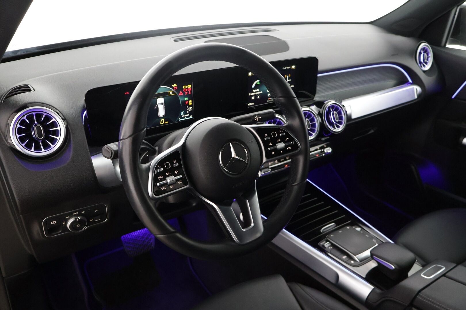 Mercedes-Benz EQB 2023 250 Business - 3,99 % KORKOTARJOUS TÄHÄN AUTOON - ** Nahkasisusta / Night Package / Kamera / Sähkökontti / LED / 2x renkaat&vanteet **