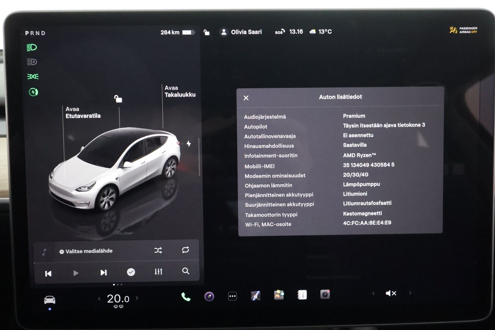 Tesla Model Y 2023 RWD * Koukku / ILP / ACC / Lasikatto / Premium Audio / P.Kamera / Matrix-LED / Muistipenkki / Kaistavahti * - 2x Latauskaapelit / Suomi-auto 