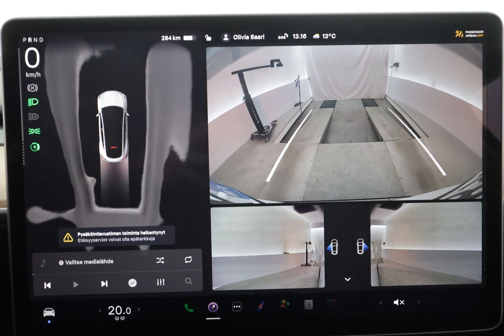 Tesla Model Y 2023 RWD * Koukku / ILP / ACC / Lasikatto / Premium Audio / P.Kamera / Matrix-LED / Muistipenkki / Kaistavahti * - 2x Latauskaapelit / Suomi-auto 