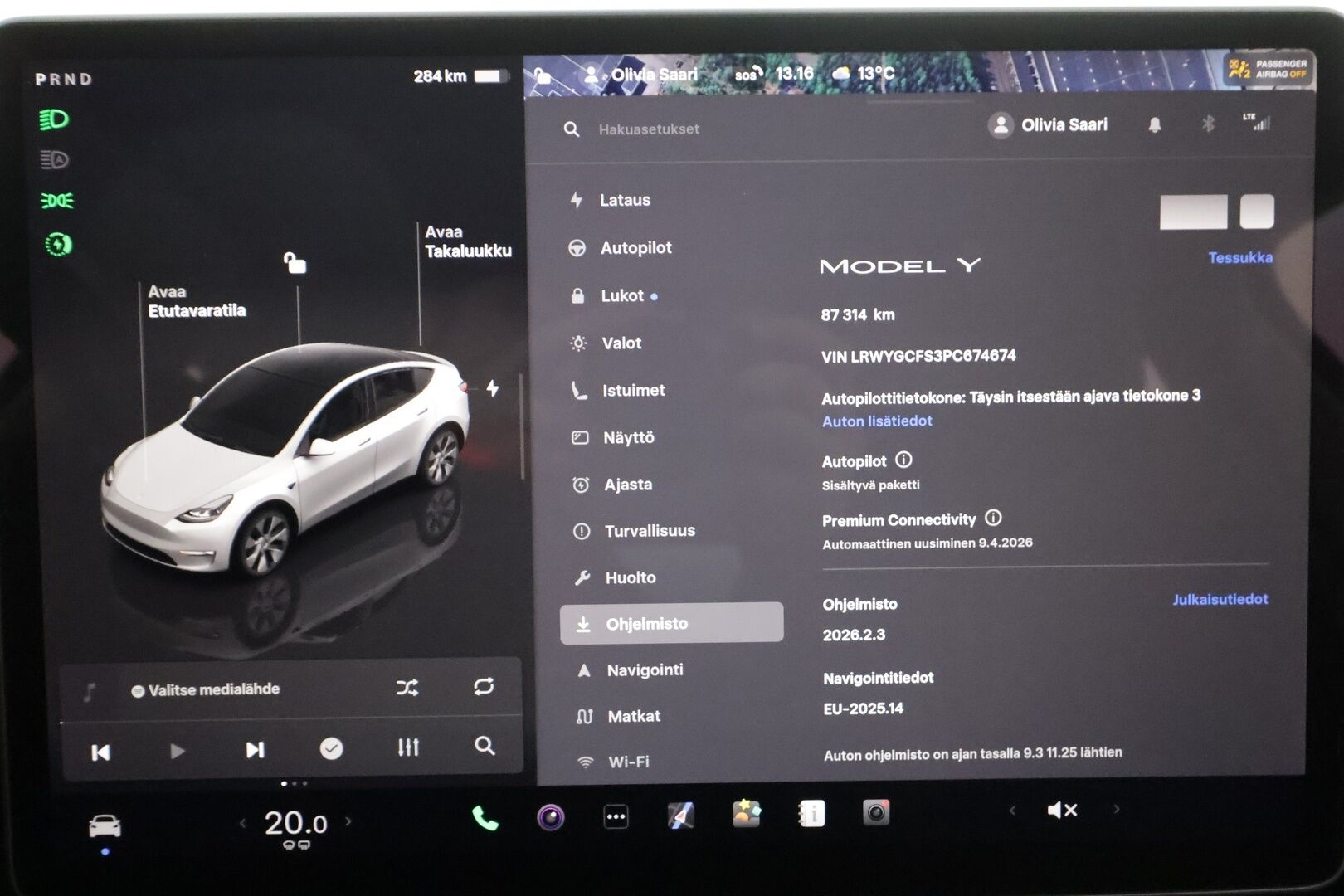 Tesla Model Y 2023 RWD * Koukku / ILP / ACC / Lasikatto / Premium Audio / P.Kamera / Matrix-LED / Muistipenkki / Kaistavahti * - 2x Latauskaapelit / Suomi-auto 