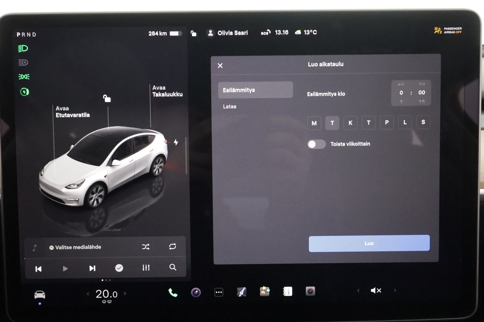 Tesla Model Y 2023 RWD * Koukku / ILP / ACC / Lasikatto / Premium Audio / P.Kamera / Matrix-LED / Muistipenkki / Kaistavahti * - 2x Latauskaapelit / Suomi-auto 
