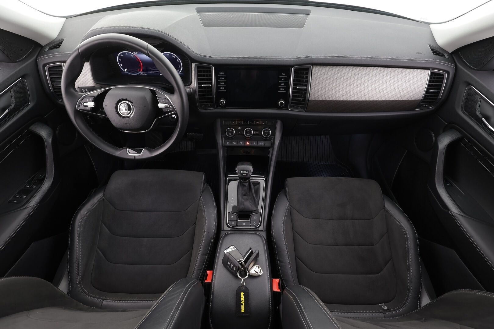 Skoda Kodiaq 2023 2.0 TDI 150 4x4 Style DSG * ACC / Webasto / Koukku / Matrix LED / 360° / Muistipenkit / Navi / Sähköluukku / Keyless * - 1.Om Suomi-auto / Kahdet renkaat aluvanteilla / Merkkihuollettu