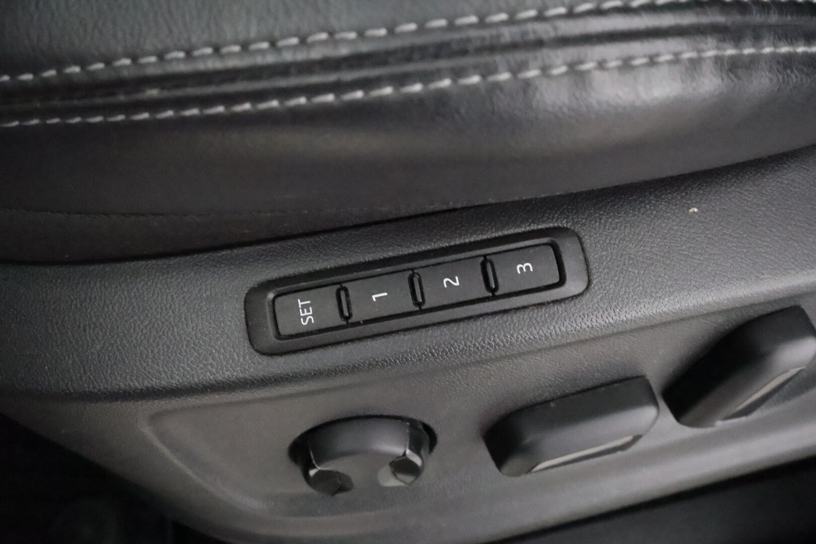 Skoda Kodiaq 2023 2.0 TDI 150 4x4 Style DSG * ACC / Webasto / Koukku / Matrix LED / 360° / Muistipenkit / Navi / Sähköluukku / Keyless * - 1.Om Suomi-auto / Kahdet renkaat aluvanteilla / Merkkihuollettu