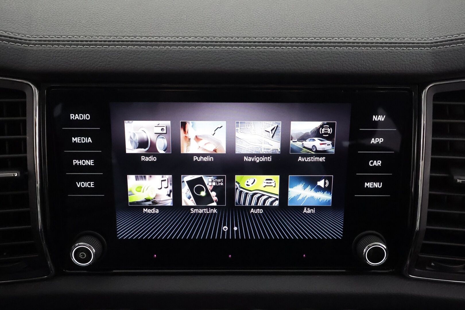 Skoda Kodiaq 2023 2.0 TDI 150 4x4 Style DSG * ACC / Webasto / Koukku / Matrix LED / 360° / Muistipenkit / Navi / Sähköluukku / Keyless * - 1.Om Suomi-auto / Kahdet renkaat aluvanteilla / Merkkihuollettu