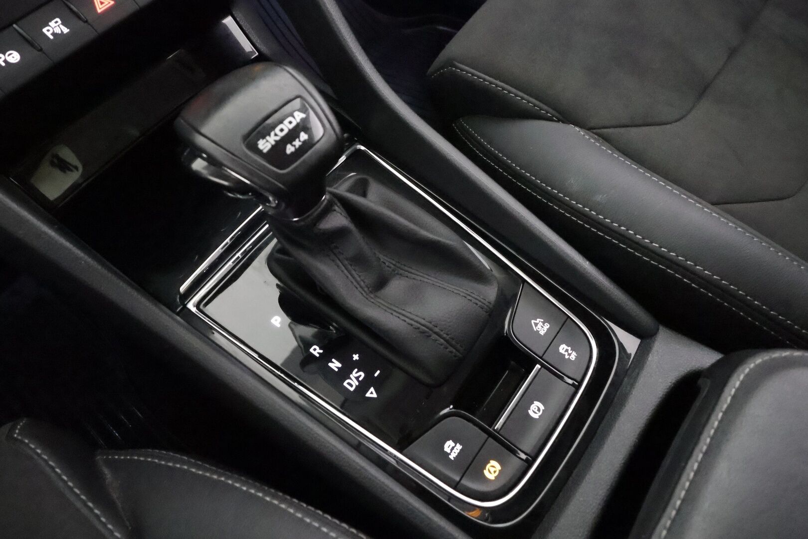 Skoda Kodiaq 2023 2.0 TDI 150 4x4 Style DSG * ACC / Webasto / Koukku / Matrix LED / 360° / Muistipenkit / Navi / Sähköluukku / Keyless * - 1.Om Suomi-auto / Kahdet renkaat aluvanteilla / Merkkihuollettu