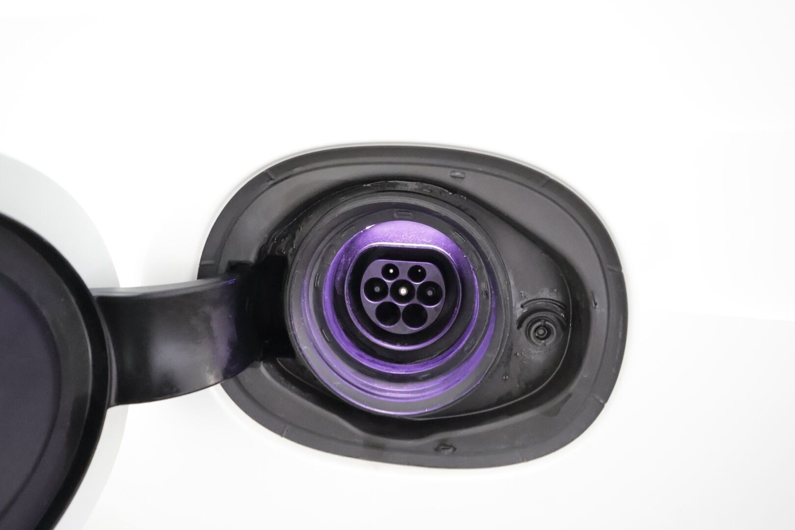 Volvo V90 2020 T8 TwE AWD Inscription aut * Pilot assist / Webasto / Koukku / Ruskeat Sporttinahat / Keyless / Muistipenkki * - Merkkihuollettu / Kahdet renkaat