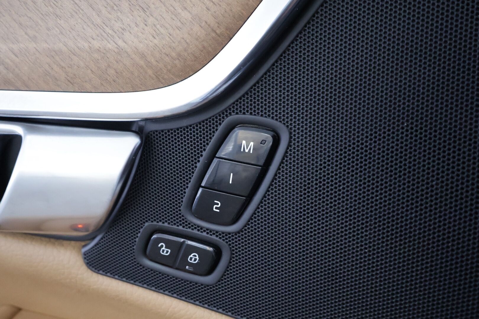 Volvo V90 2020 T8 TwE AWD Inscription aut * Pilot assist / Webasto / Koukku / Ruskeat Sporttinahat / Keyless / Muistipenkki * - Merkkihuollettu / Kahdet renkaat