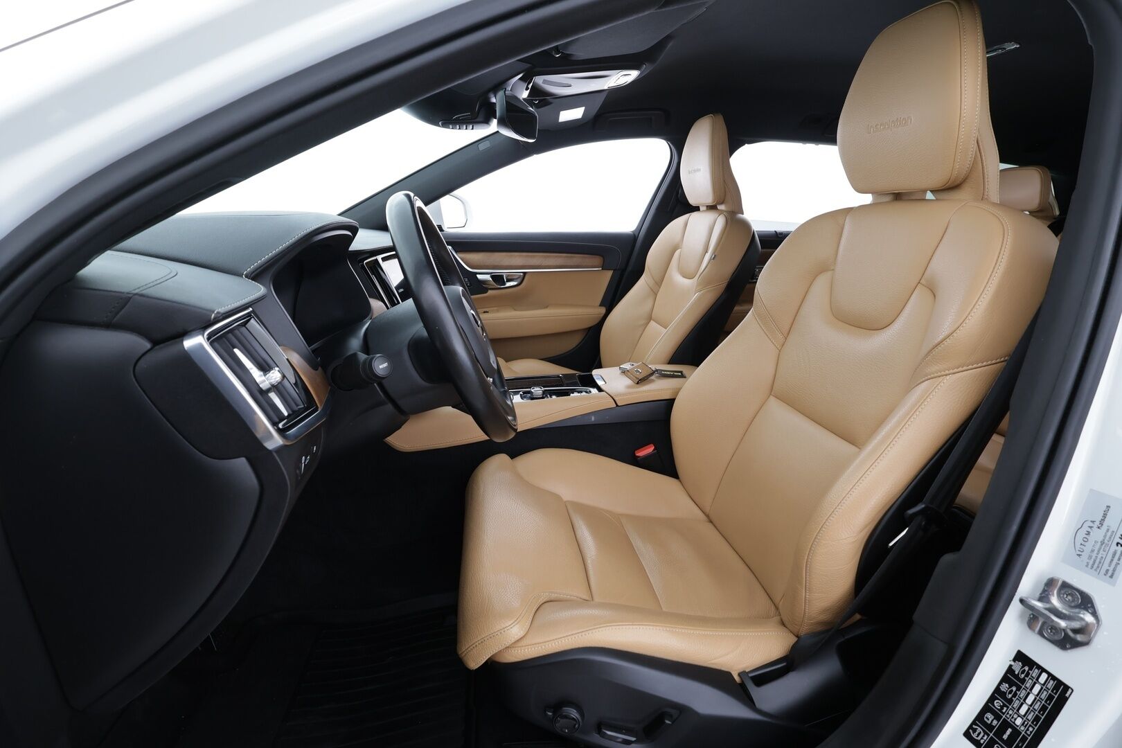 Volvo V90 2020 T8 TwE AWD Inscription aut *ACC / Pilot assist / Webasto / Koukku / Ruskeat Sporttinahat / Keyless / Muistipenkki* - Merkkihuollettu / Kahdet renkaat / Suomi-auto