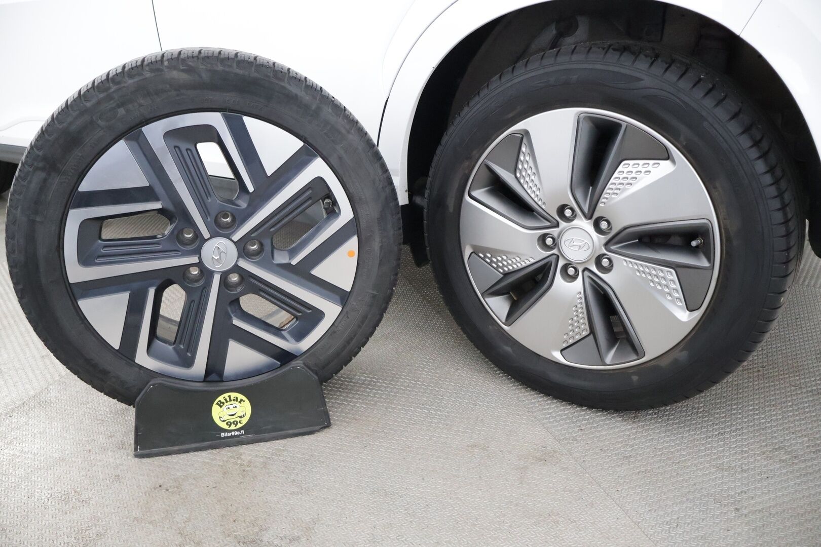 Hyundai KONA 2022 FL 64KWH Xline - ACC | Digimittaristo | CarPlay | Android Auto | Kamera | Tutkat | Langaton lataus | 2x renkaat | SOH 96,9 % | Kahdet renkaat ja vanteet | Juuri huollettu ja Katsastettu