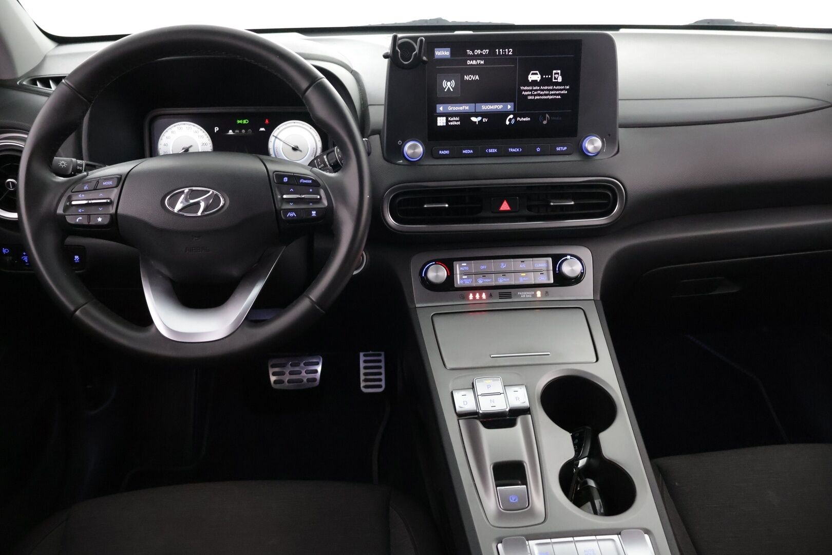 Hyundai KONA 2022 FL 64KWH Xline - ACC | Digimittaristo | CarPlay | Android Auto | Kamera | Tutkat | Langaton lataus | 2x renkaat | SOH 96,9 % | Kahdet renkaat ja vanteet | Juuri huollettu ja Katsastettu