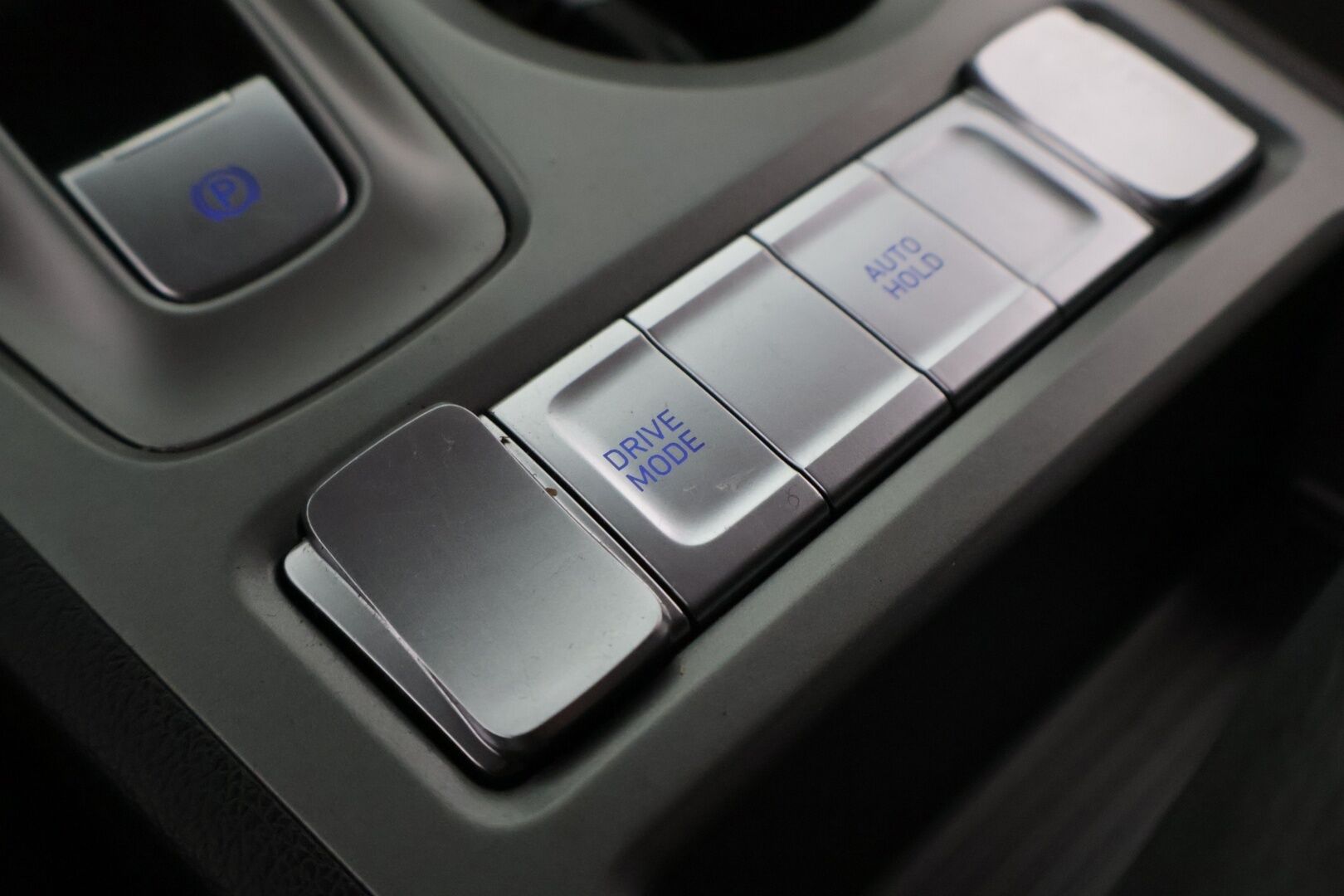 Hyundai KONA 2022 FL 64KWH Xline - ACC | Digimittaristo | CarPlay | Android Auto | Kamera | Tutkat | Langaton lataus | 2x renkaat | SOH 96,9 % | Kahdet renkaat ja vanteet | Juuri huollettu ja Katsastettu