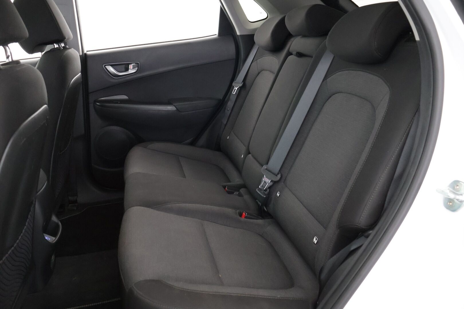 Hyundai KONA 2022 FL 64KWH Xline - ACC | Digimittaristo | CarPlay | Android Auto | Kamera | Tutkat | Langaton lataus | 2x renkaat | SOH 96,9 % | Kahdet renkaat ja vanteet | Juuri huollettu ja Katsastettu