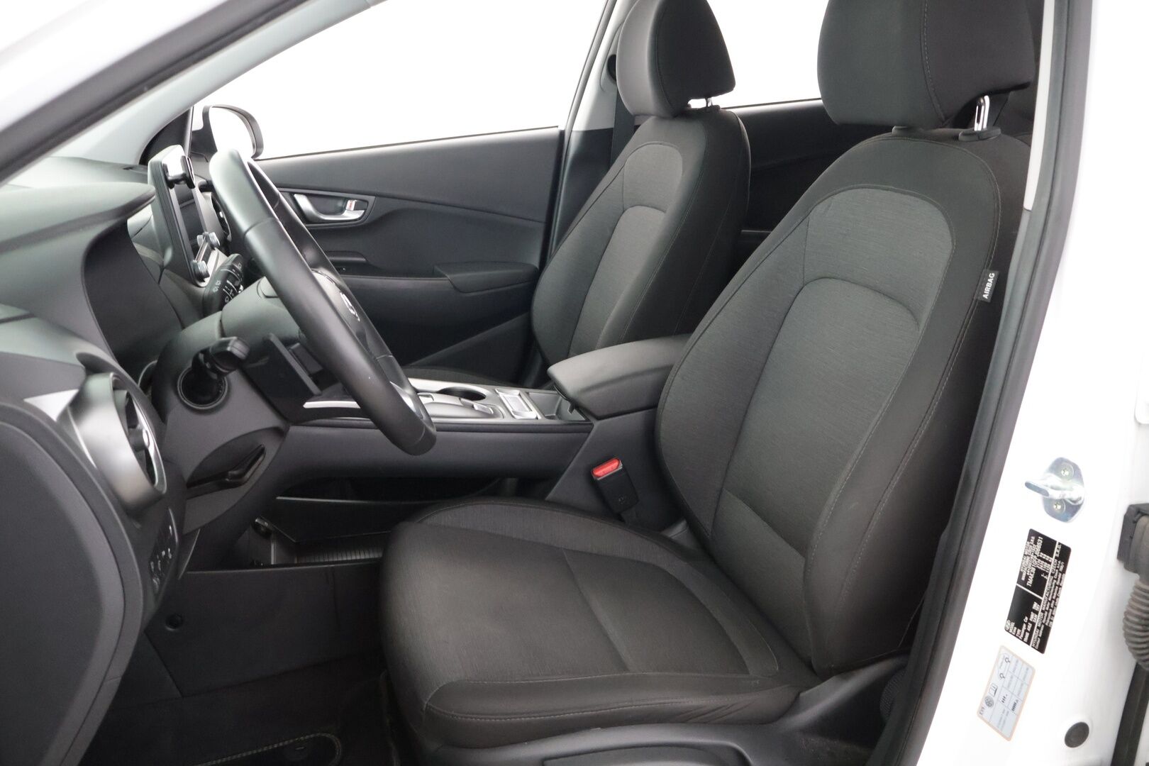 Hyundai KONA 2022 FL 64KWH Xline - ACC | Digimittaristo | CarPlay | Android Auto | Kamera | Tutkat | Langaton lataus | 2x renkaat | SOH 96,9 % | Kahdet renkaat ja vanteet | Juuri huollettu ja Katsastettu