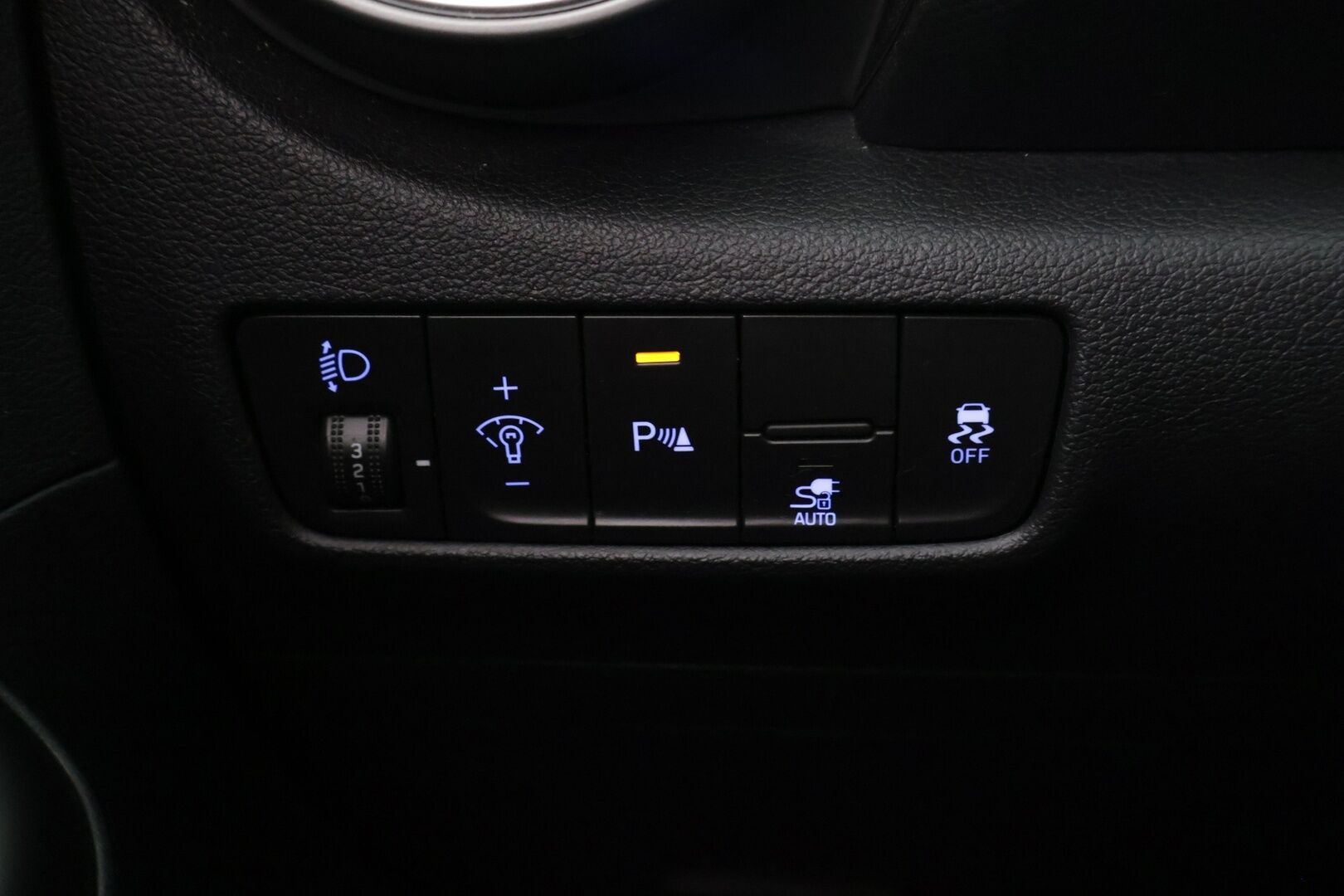 Hyundai KONA 2022 FL 64KWH Xline - ACC | Digimittaristo | CarPlay | Android Auto | Kamera | Tutkat | Langaton lataus | 2x renkaat | SOH 96,9 % | Kahdet renkaat ja vanteet | Juuri huollettu ja Katsastettu