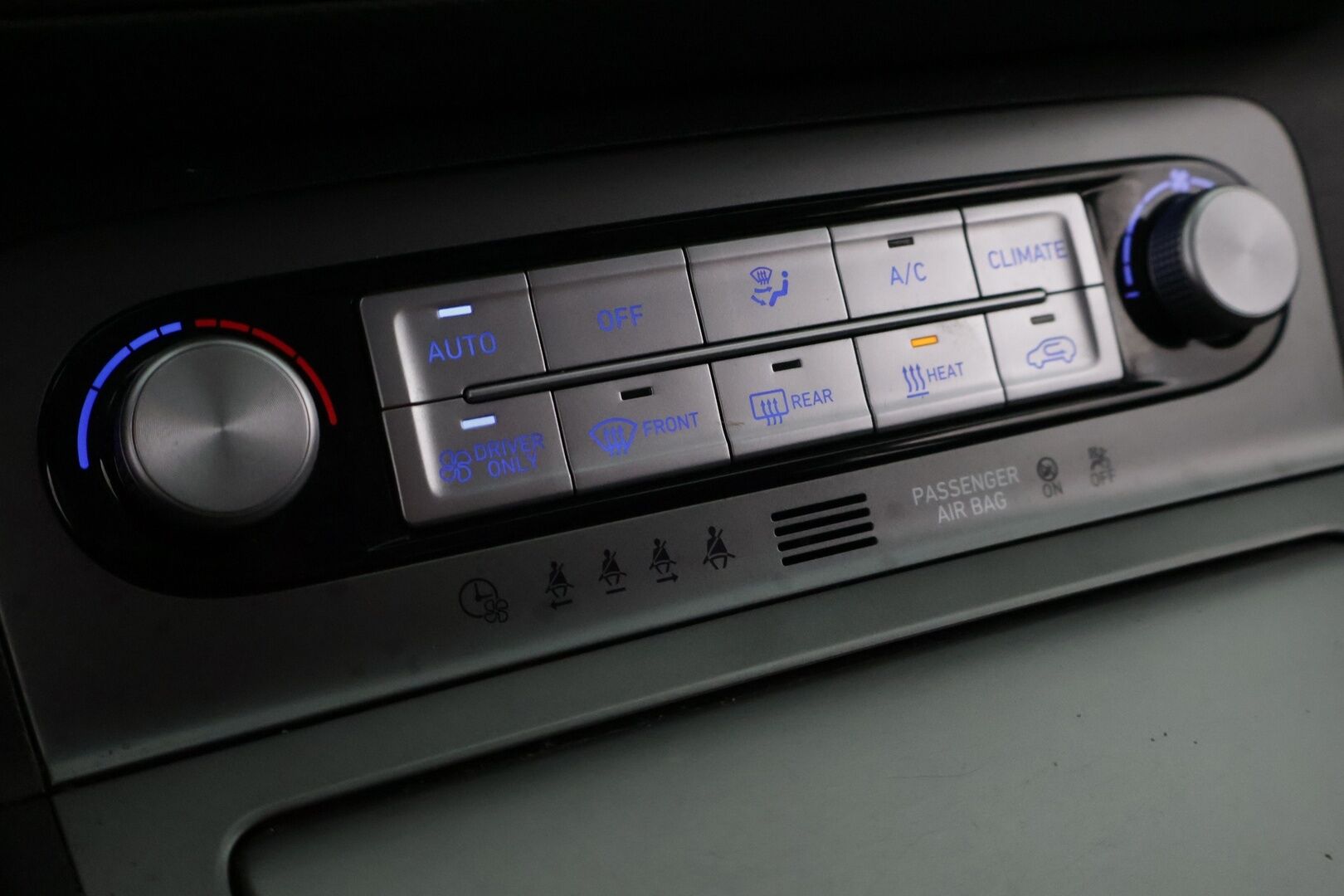Hyundai KONA 2022 FL 64KWH Xline - ACC | Digimittaristo | CarPlay | Android Auto | Kamera | Tutkat | Langaton lataus | 2x renkaat | SOH 96,9 % | Kahdet renkaat ja vanteet | Juuri huollettu ja Katsastettu